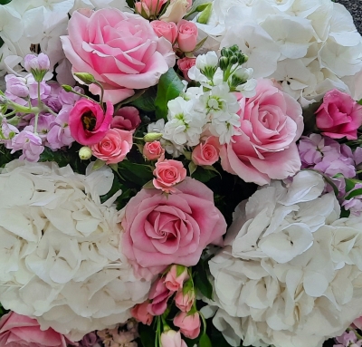 Luxury hydrangea and rose bouquet
