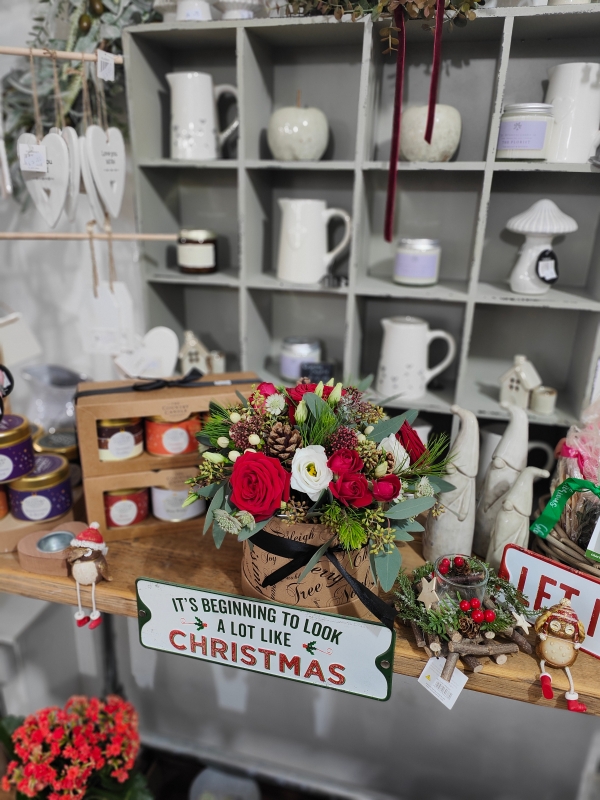 NOEL FESTIVE HAT BOX