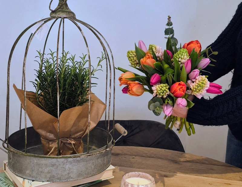 Scented Hyacinth & Tulips Vase