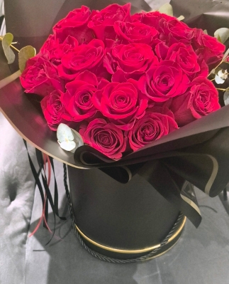 Luxury red roses