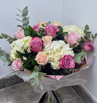 Luxury hydrangea & roses bouquet