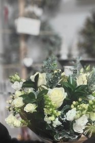 LUXURY WHITE ROSE BOUQUET