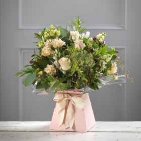 Rose and Lisianthus Gift Box